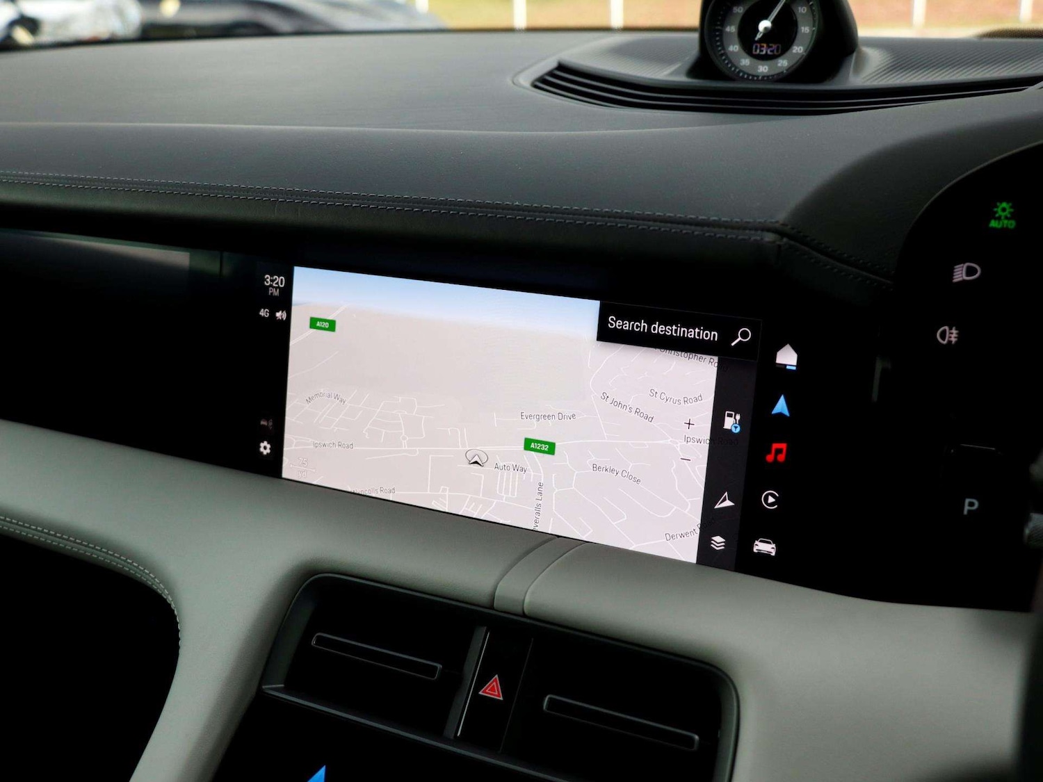 Used Porsche Taycan 2024 for sale - 76390589: Photo 15