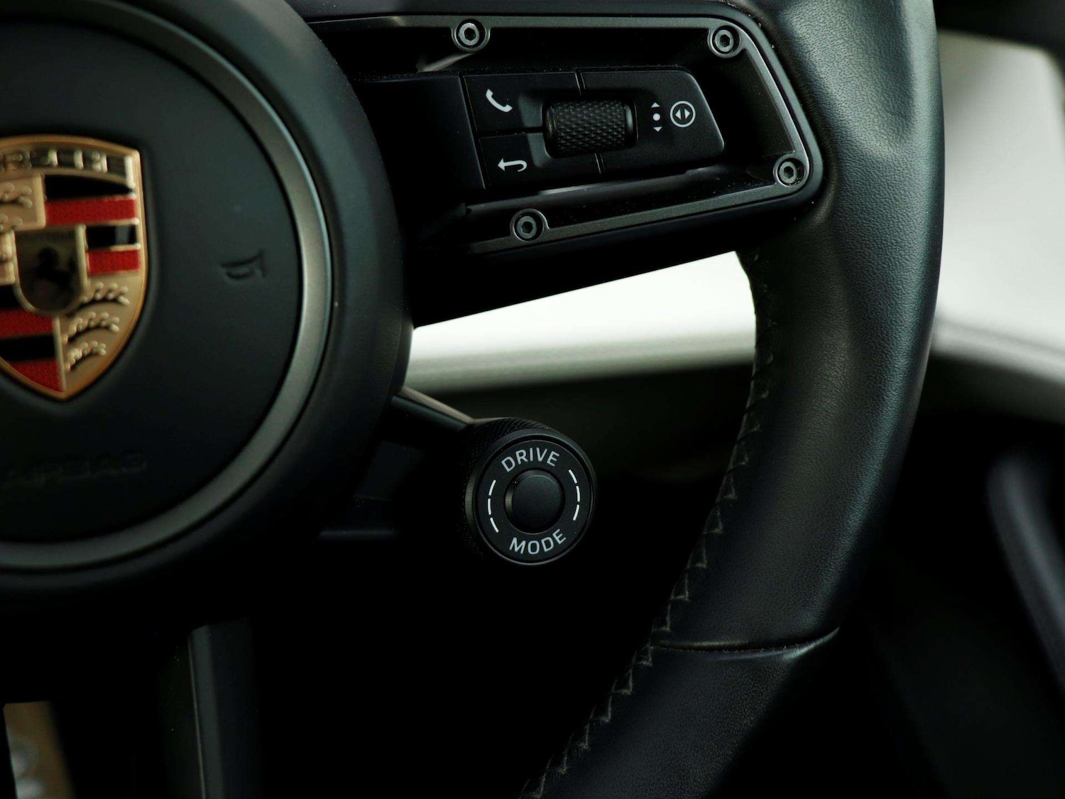 Used Porsche Taycan 2024 for sale - 76390589: Photo 21