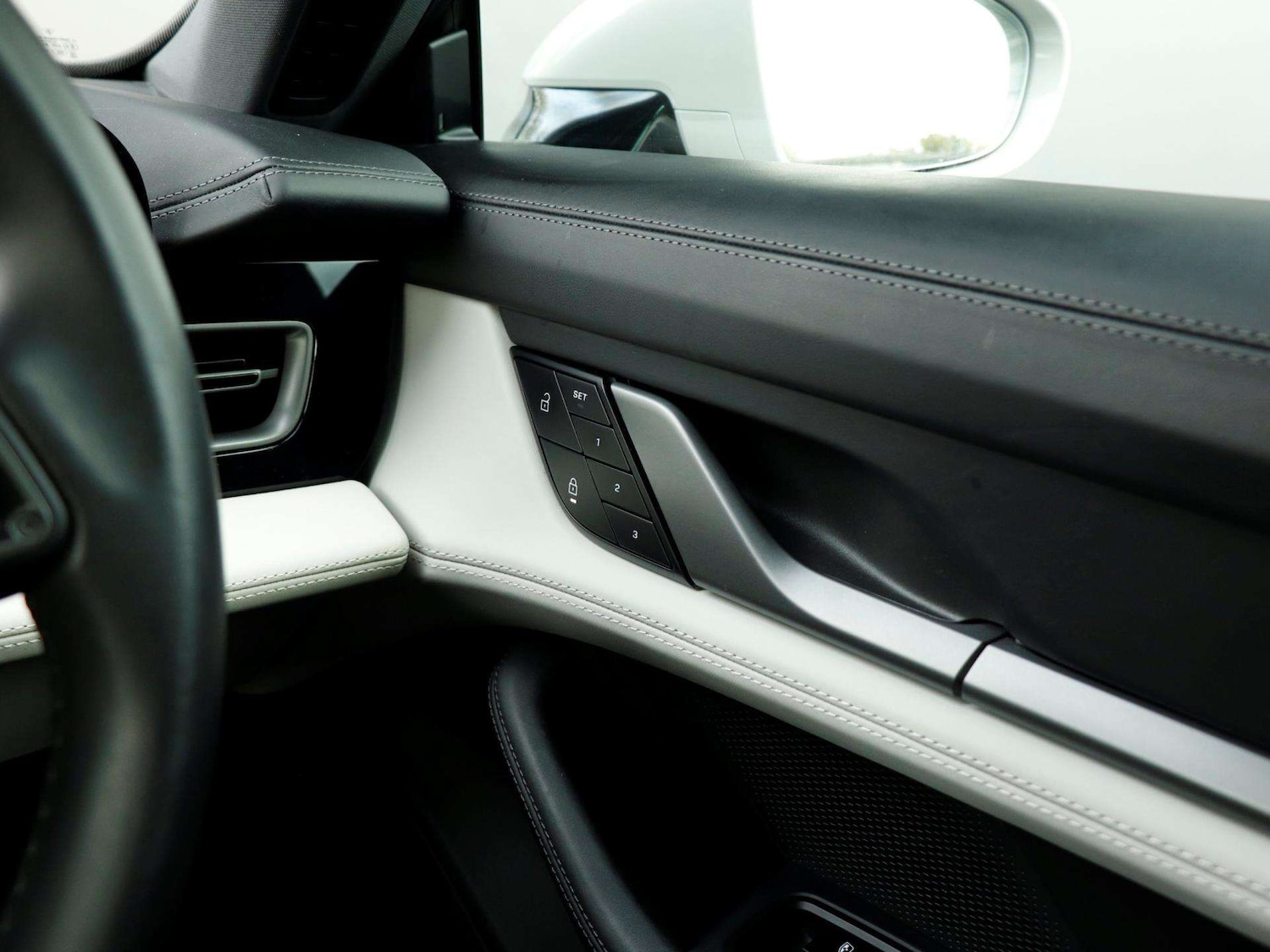 Used Porsche Taycan 2024 for sale - 76390589: Photo 22