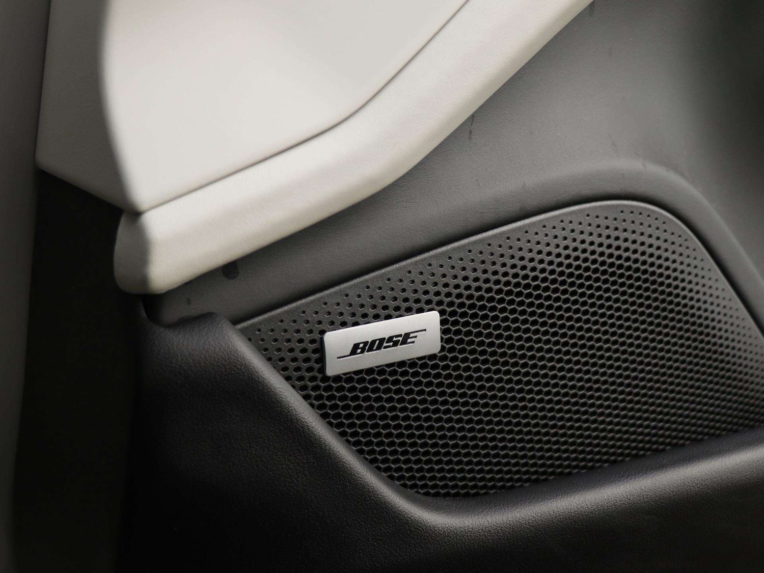 Used Porsche Taycan 2024 for sale - 76390589: Photo 23