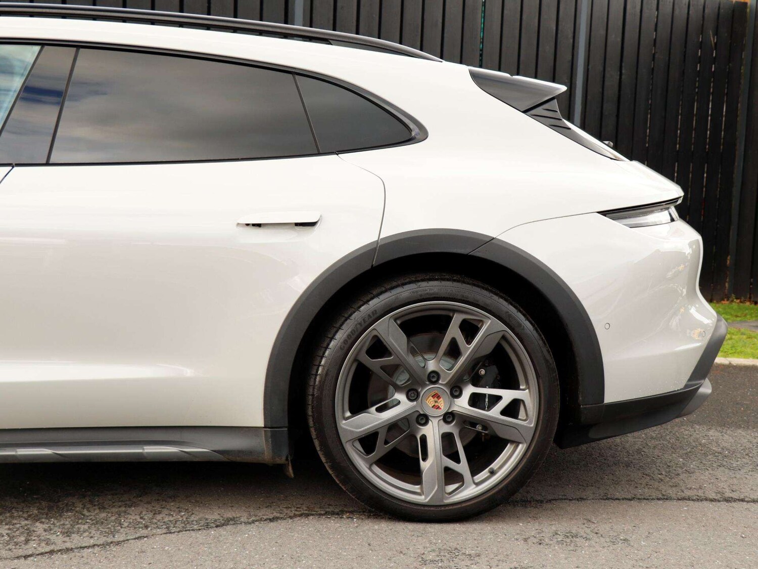 Used Porsche Taycan 2024 for sale - 76390589: Photo 32