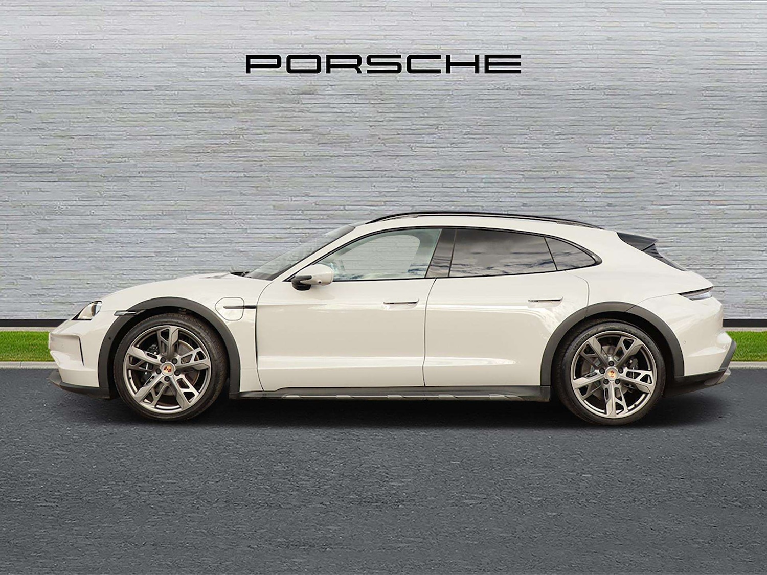 Used Porsche Taycan 2024 for sale - 76390589: Photo 6