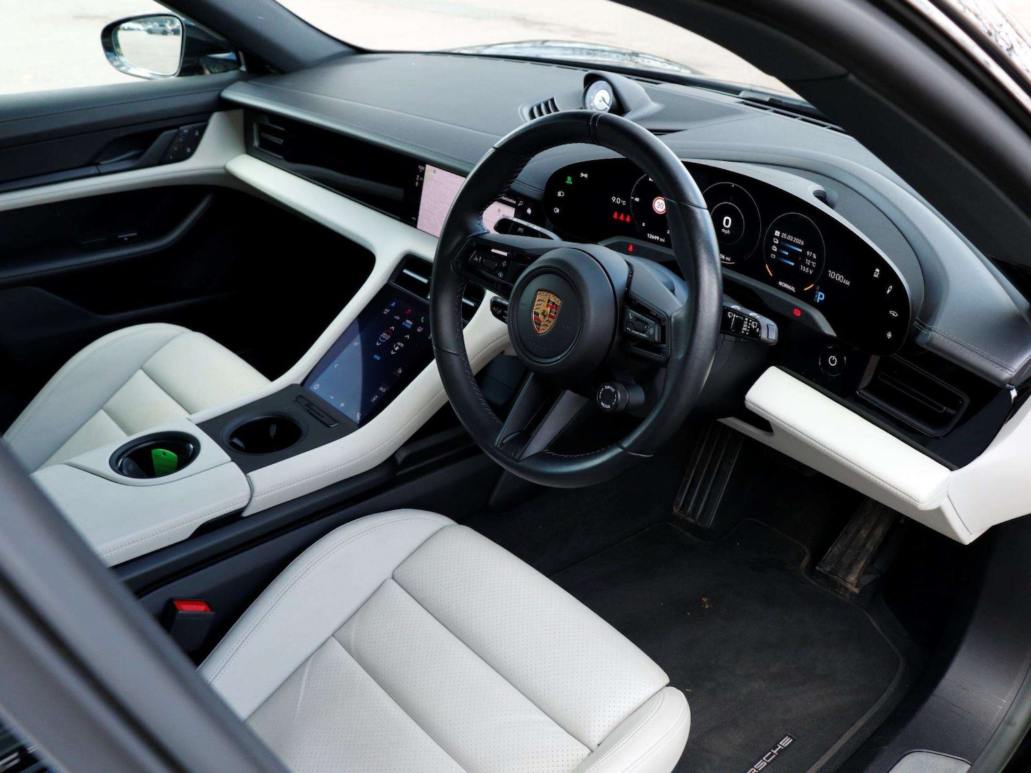 Used Porsche Taycan 2022 for sale - 78037825: Photo 10