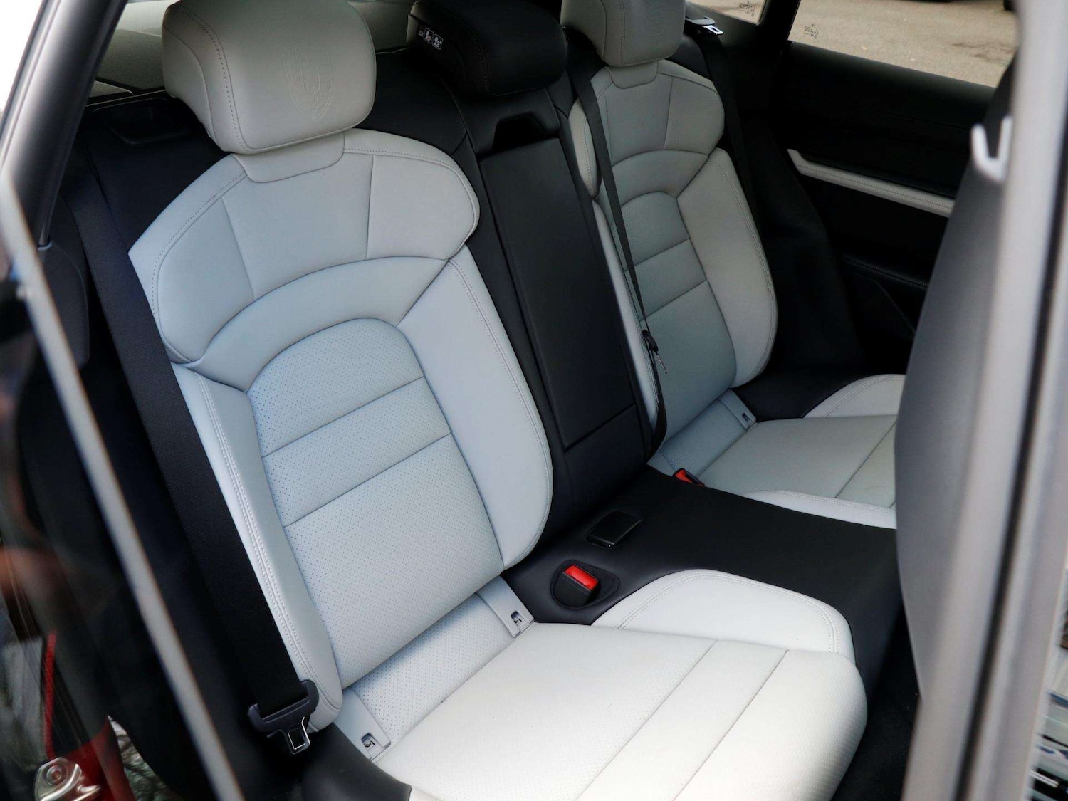 Used Porsche Taycan 2022 for sale - 78037825: Photo 25