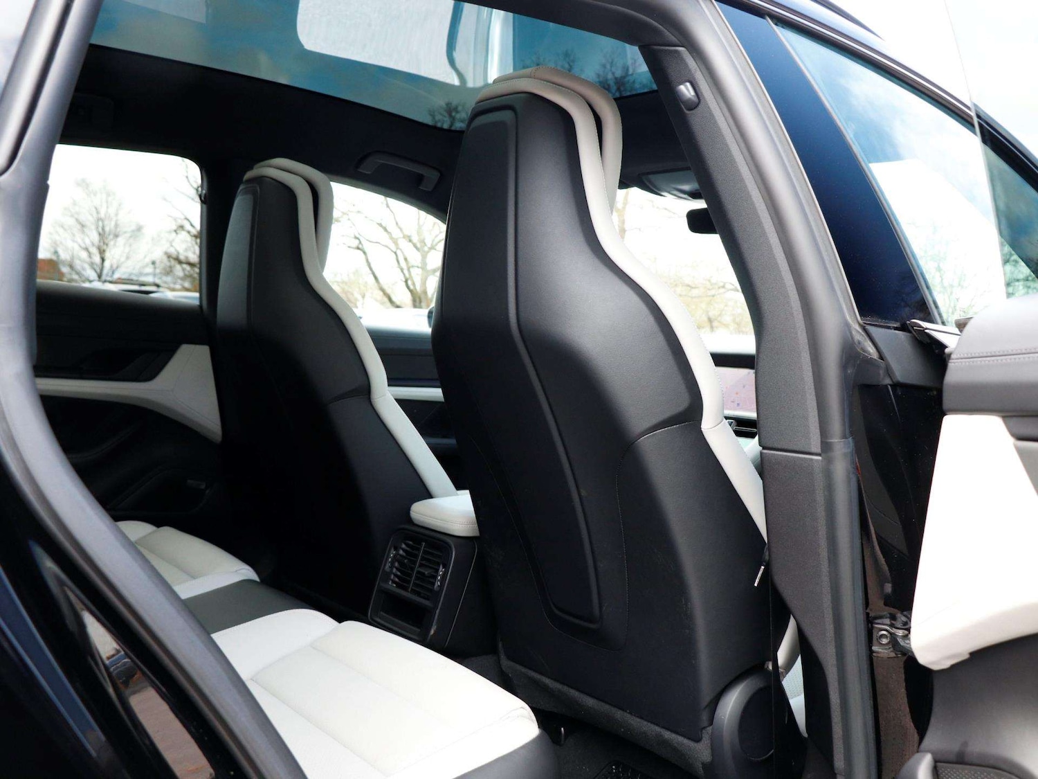 Used Porsche Taycan 2022 for sale - 78037825: Photo 26