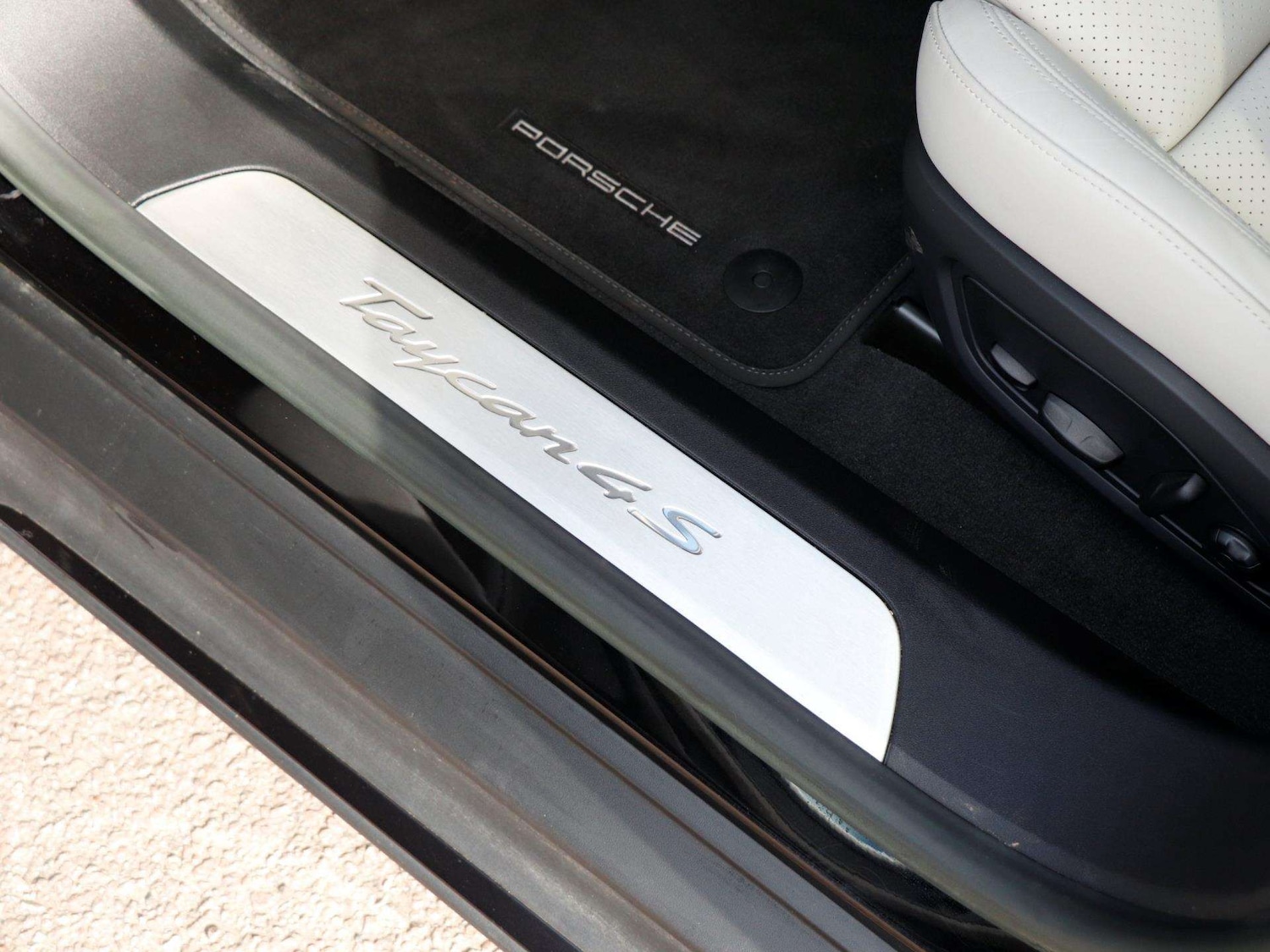 Used Porsche Taycan 2022 for sale - 78037825: Photo 27