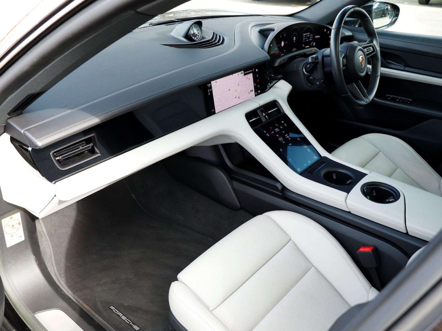 Used Porsche Taycan 2022 for sale - 78037825: Photo 9