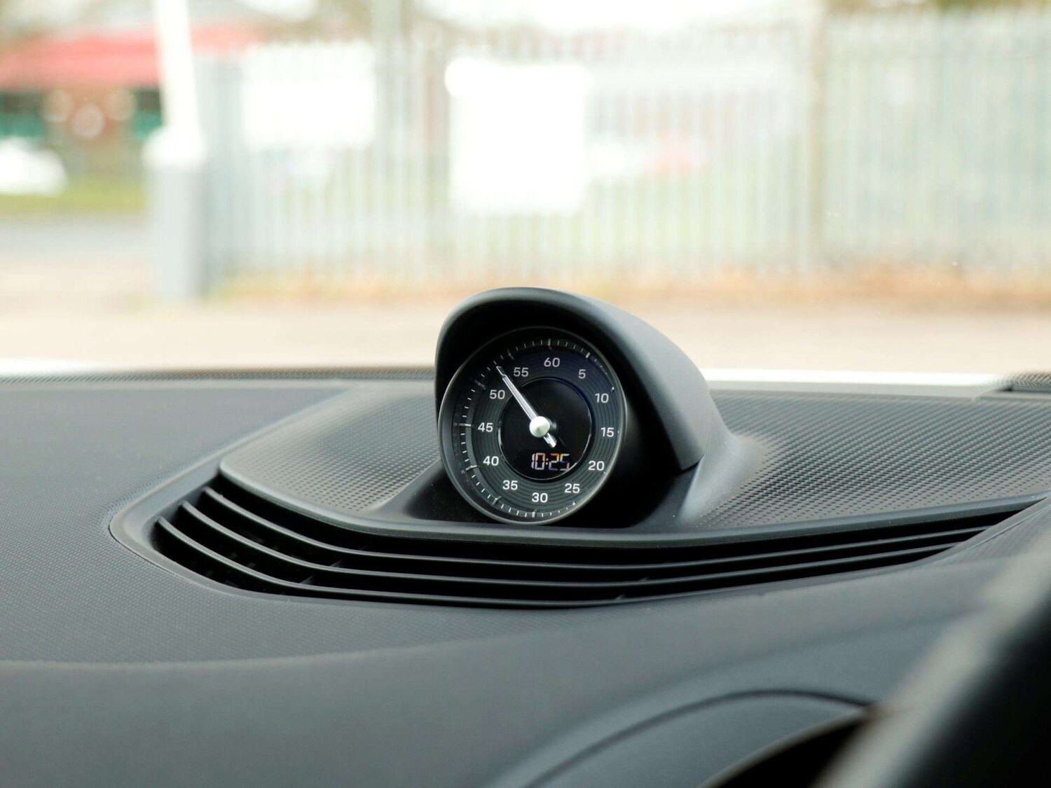 Used Porsche Taycan 2020 for sale - 77615361: Photo 14