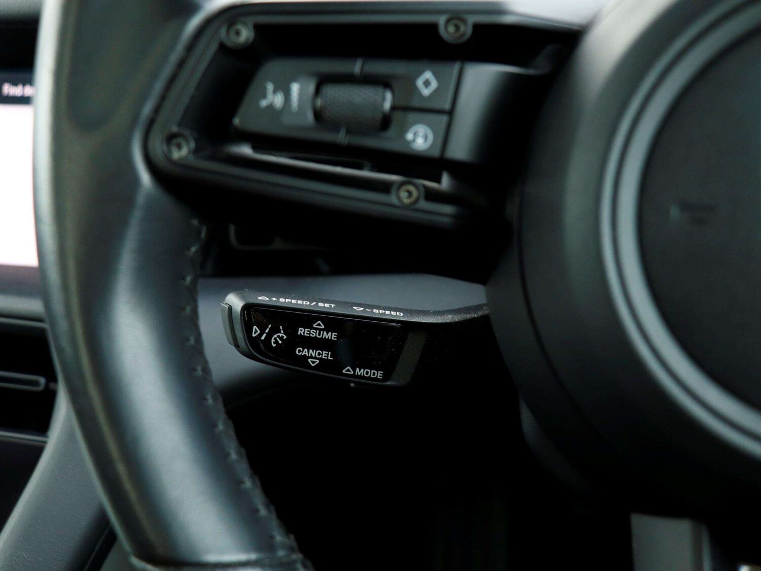 Used Porsche Taycan 2020 for sale - 77615361: Photo 19