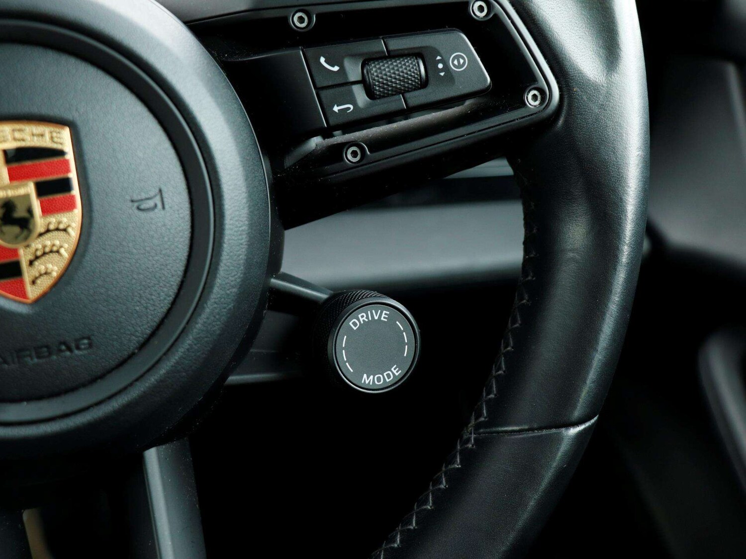 Used Porsche Taycan 2020 for sale - 77615361: Photo 20