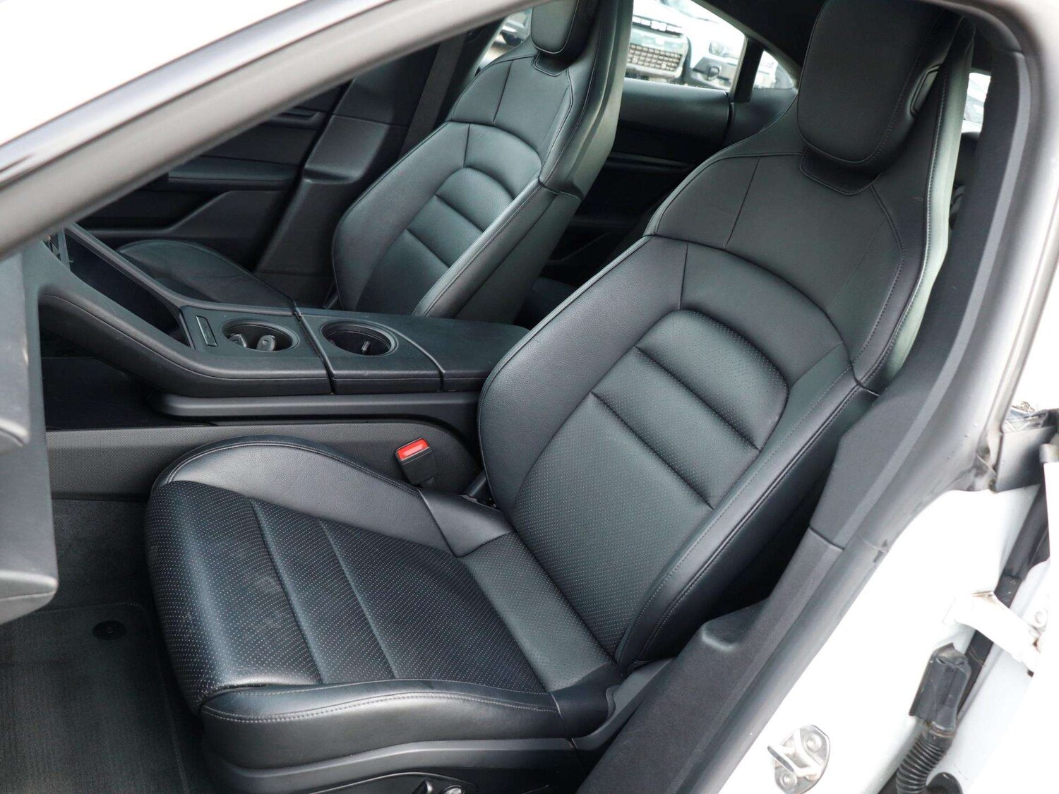 Used Porsche Taycan 2020 for sale - 77615361: Photo 24