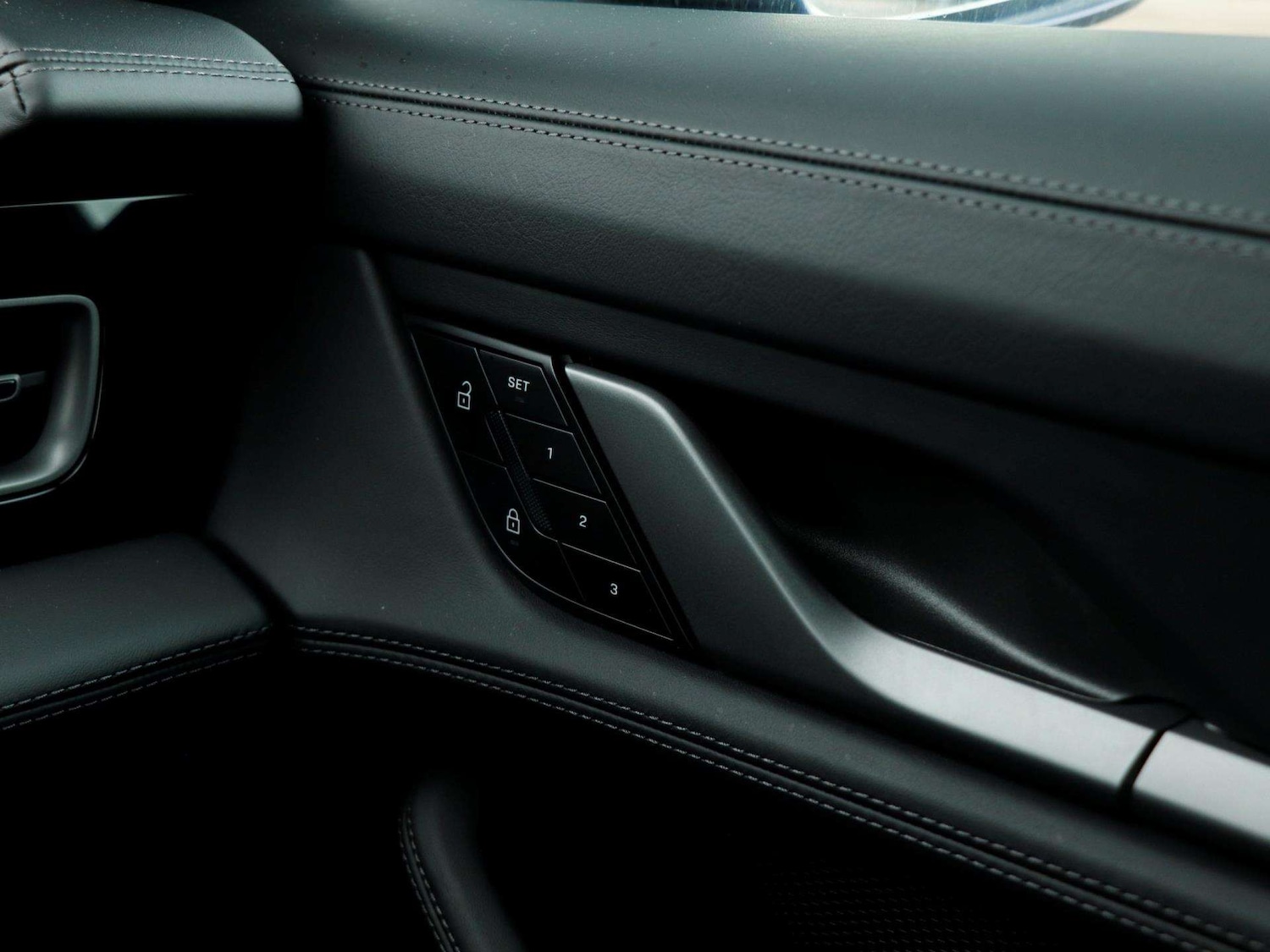 Used Porsche Taycan 2025 for sale - 77577468: Photo 23