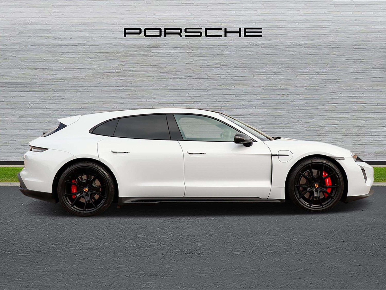 Used Porsche Taycan 2023 for sale - 76272280: Photo 2