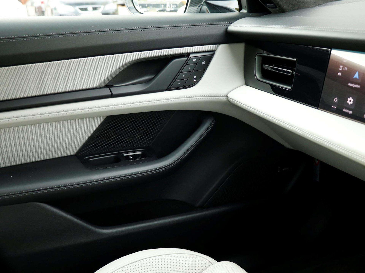 Used Porsche Taycan 2023 for sale - 76272280: Photo 23