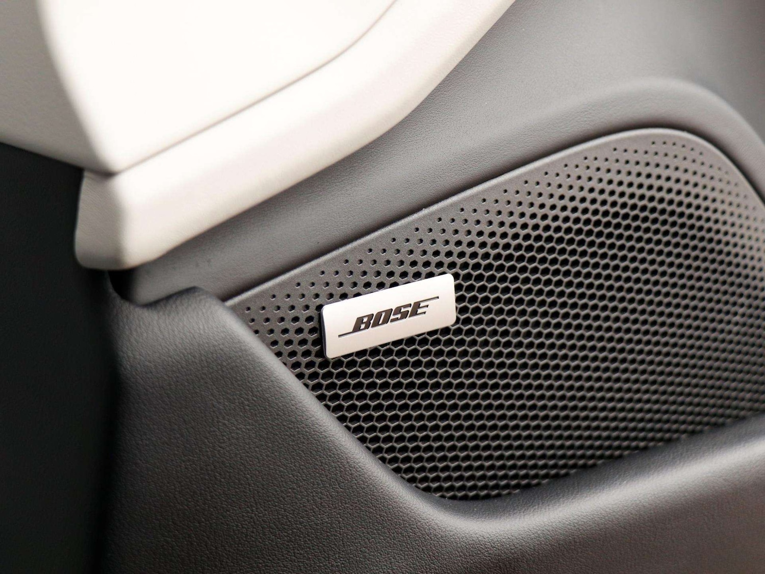 Used Porsche Taycan 2023 for sale - 76272280: Photo 24