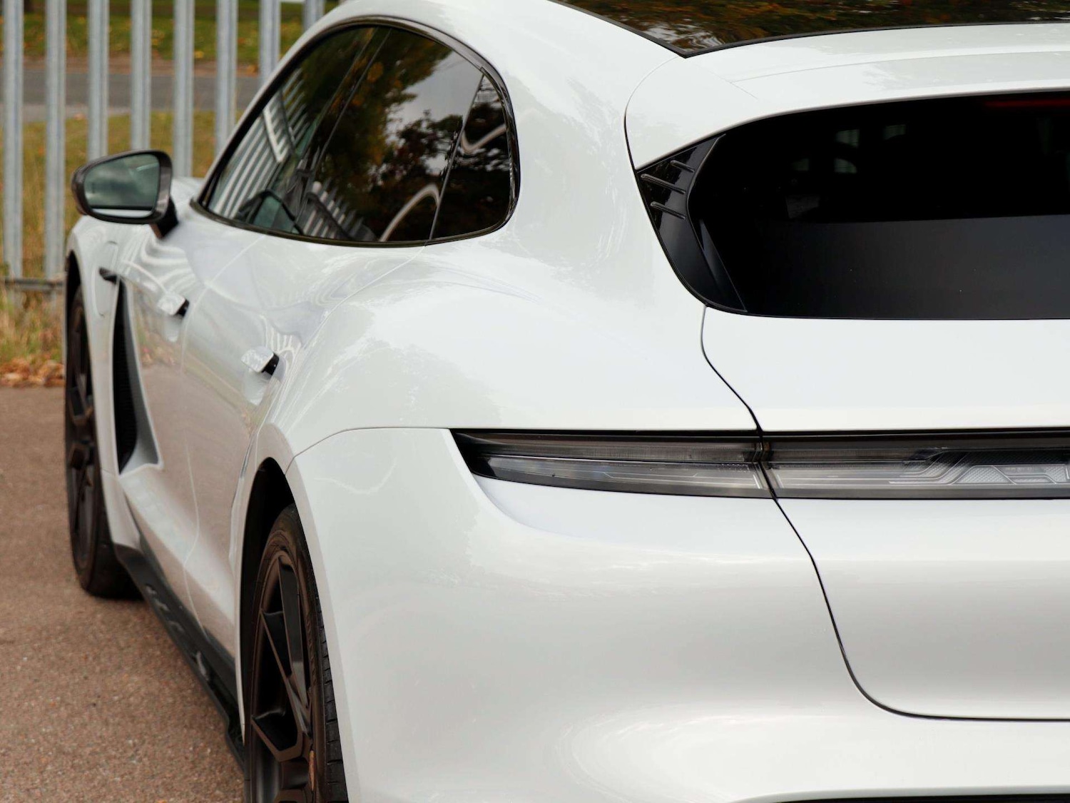 Used Porsche Taycan 2023 for sale - 76272280: Photo 31