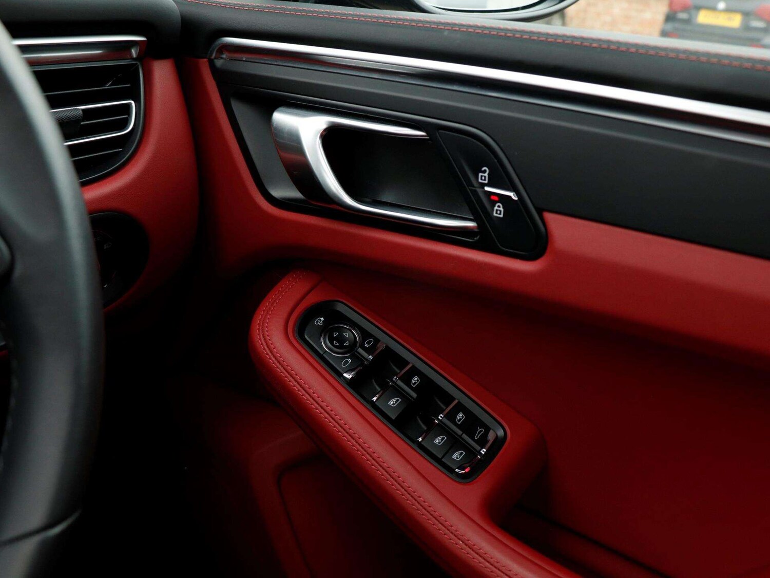 Used Porsche Macan 2022 for sale - 77842320: Photo 23