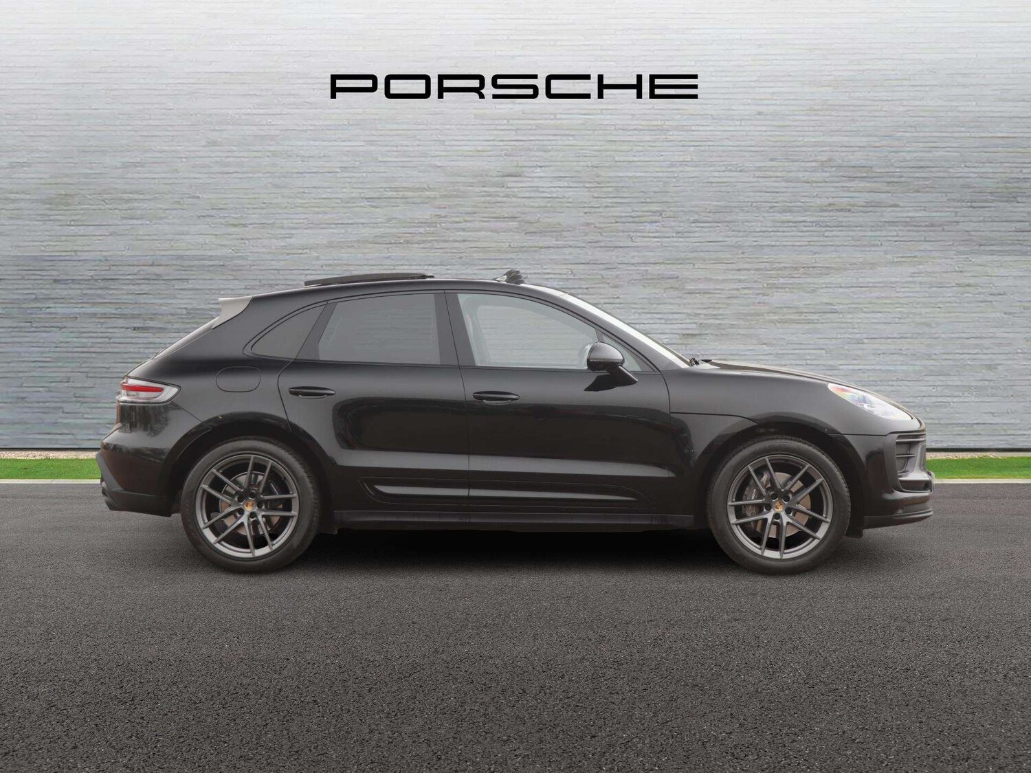 Used Porsche Macan 2022 for sale - 77842320: Photo 3