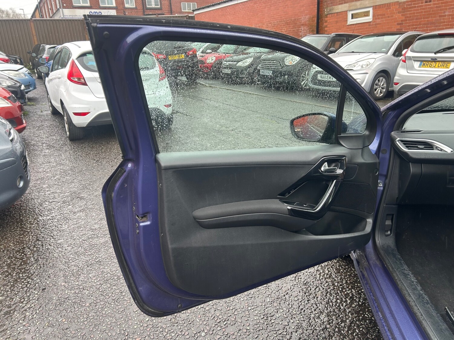 Used Peugeot 208 2014 for sale - 77931369: Photo 10