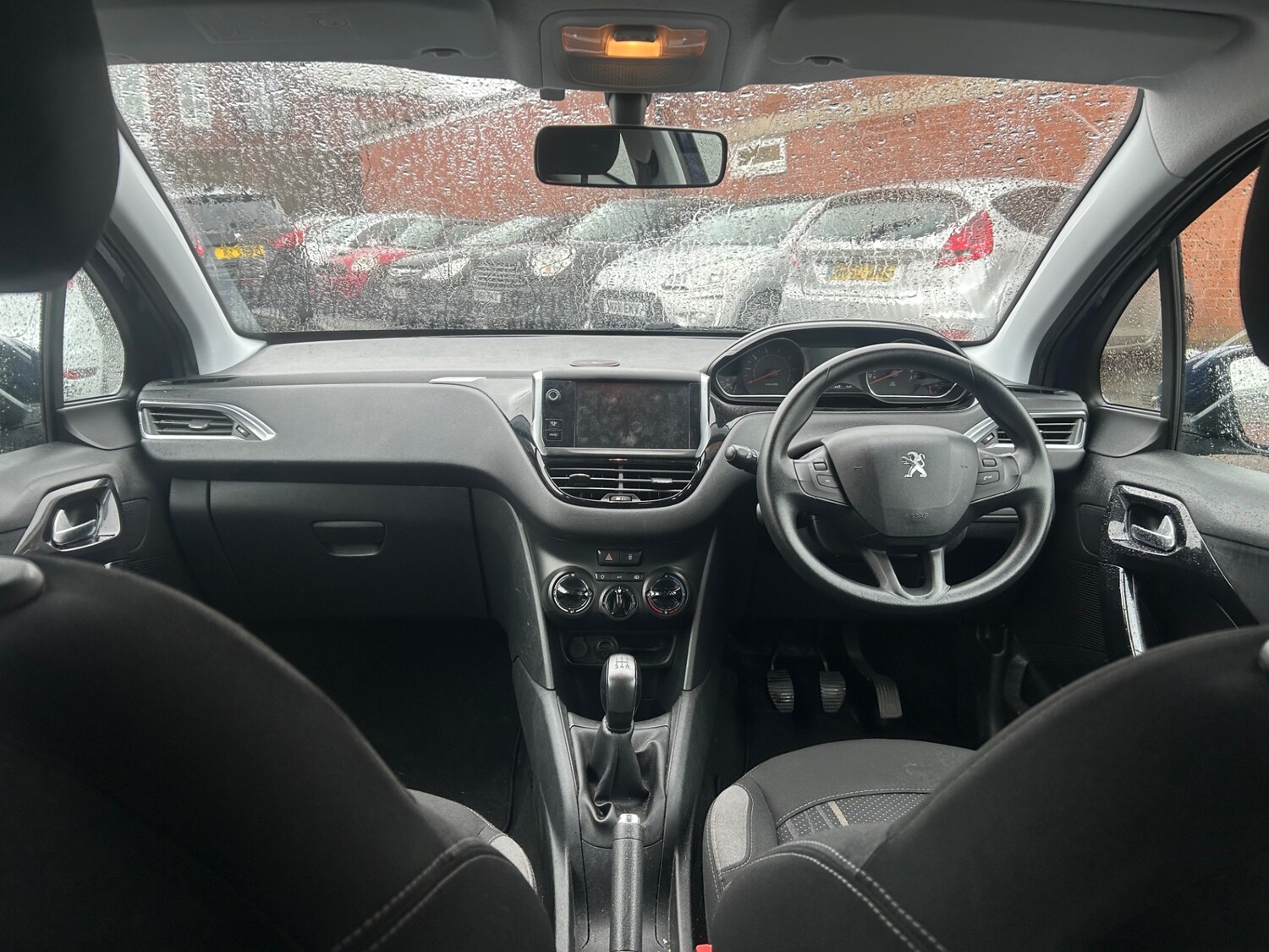 Used Peugeot 208 2014 for sale - 77931369: Photo 16