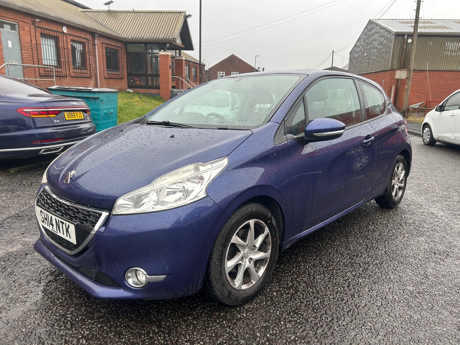 Used Peugeot 208 2014 for sale - 77931369: Photo 3
