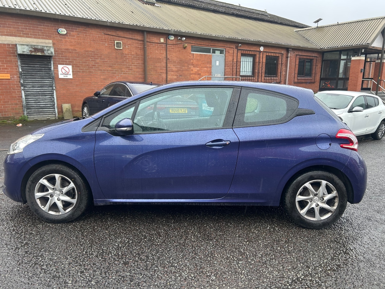 Used Peugeot 208 2014 for sale - 77931369: Photo 4