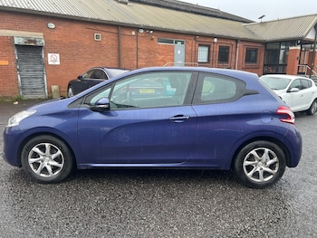 Used Peugeot 208 2014 for sale - 77931369: Photo