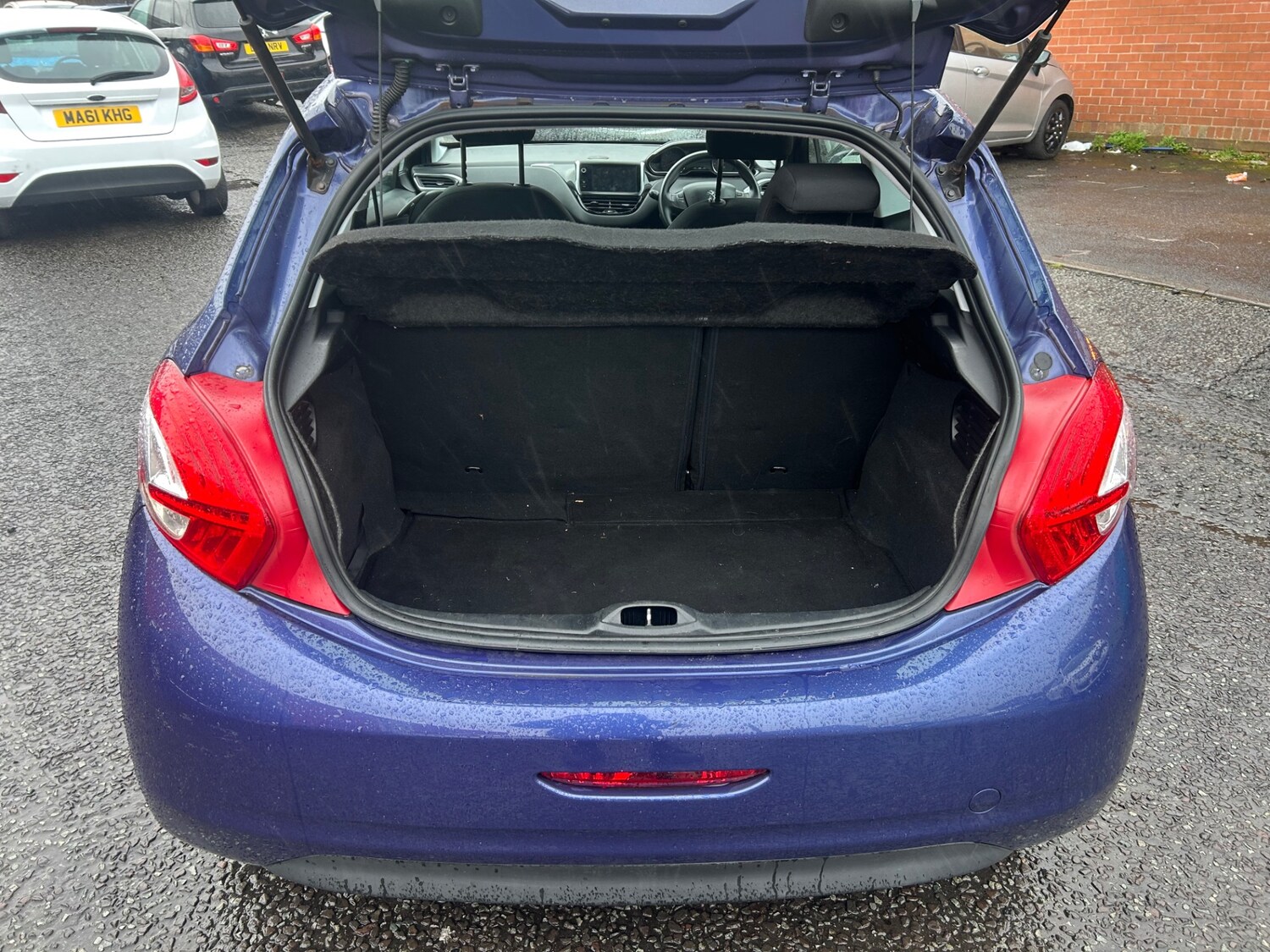 Used Peugeot 208 2014 for sale - 77931369: Photo 9