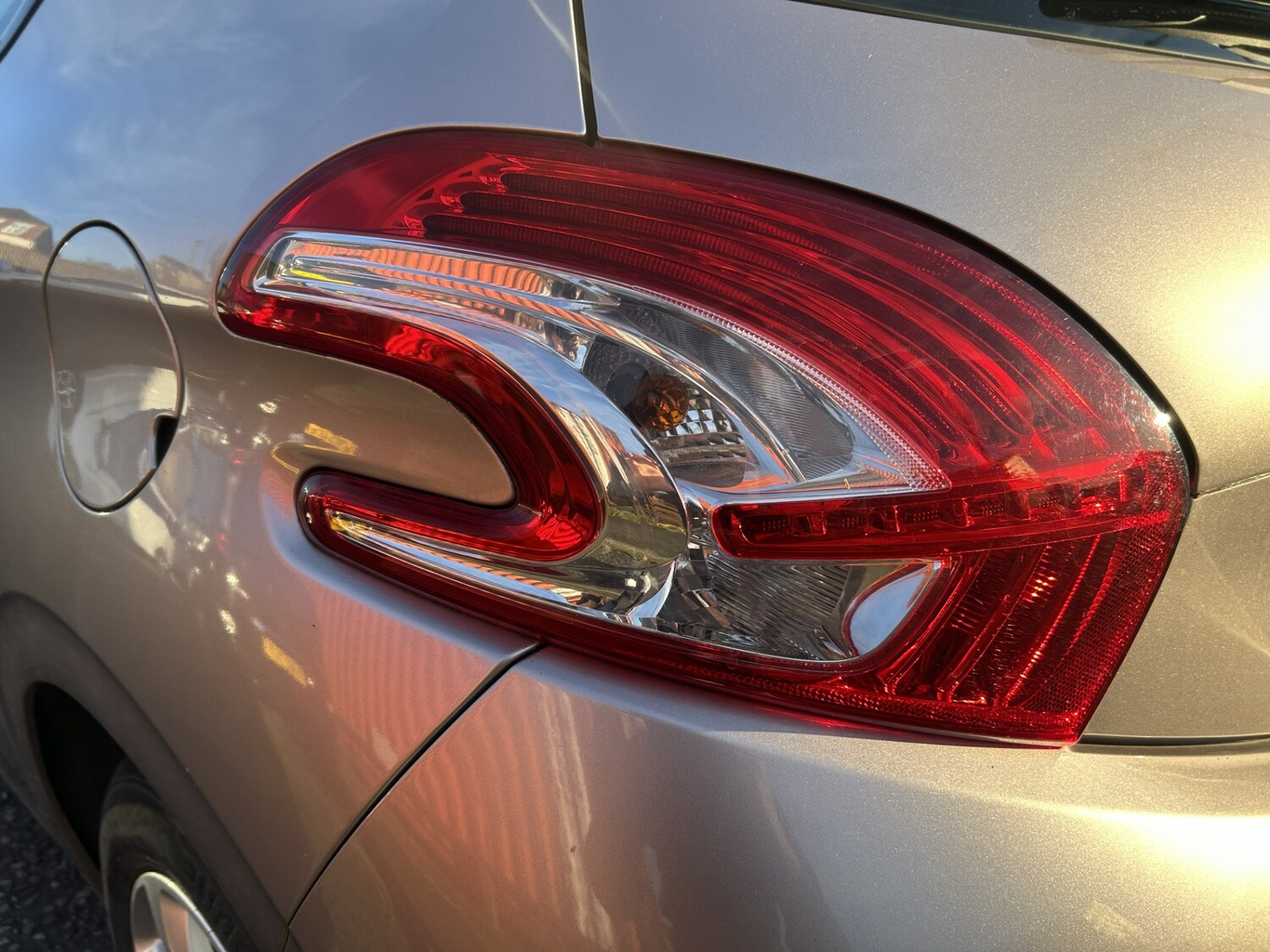 Used Peugeot 208 2014 for sale - 78145976: Photo 16