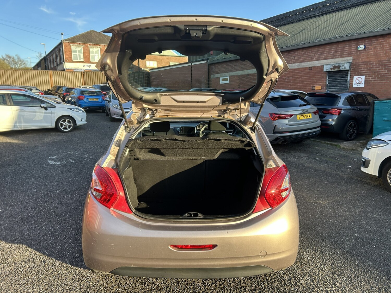 Used Peugeot 208 2014 for sale - 78145976: Photo 22