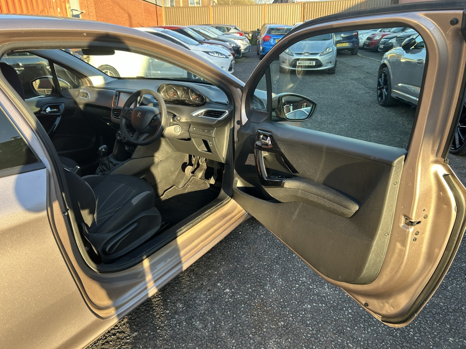 Used Peugeot 208 2014 for sale - 78145976: Photo 27