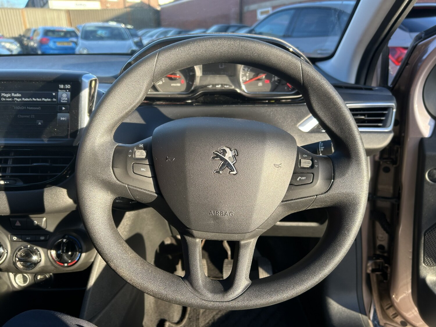 Used Peugeot 208 2014 for sale - 78145976: Photo 31