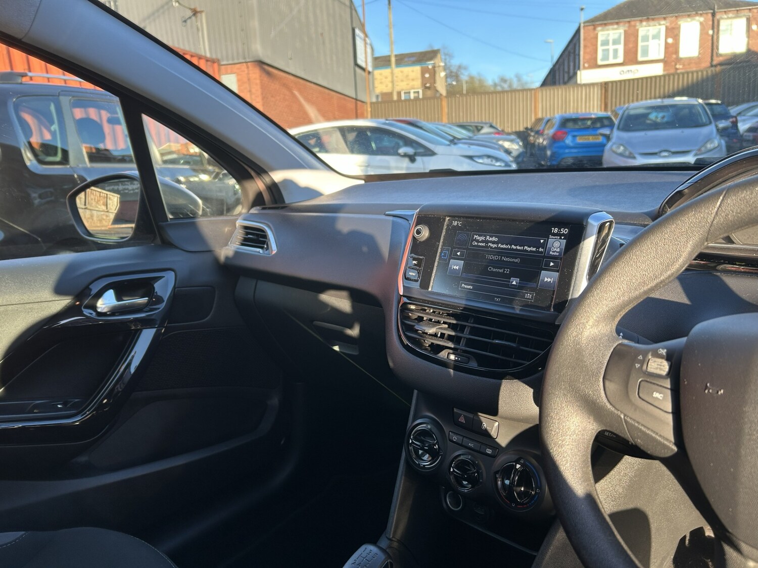 Used Peugeot 208 2014 for sale - 78145976: Photo 32