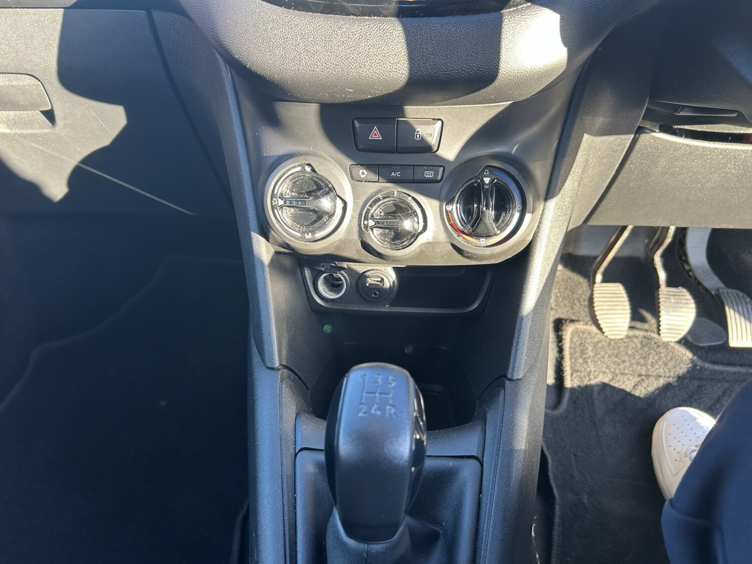 Used Peugeot 208 2014 for sale - 78145976: Photo 34