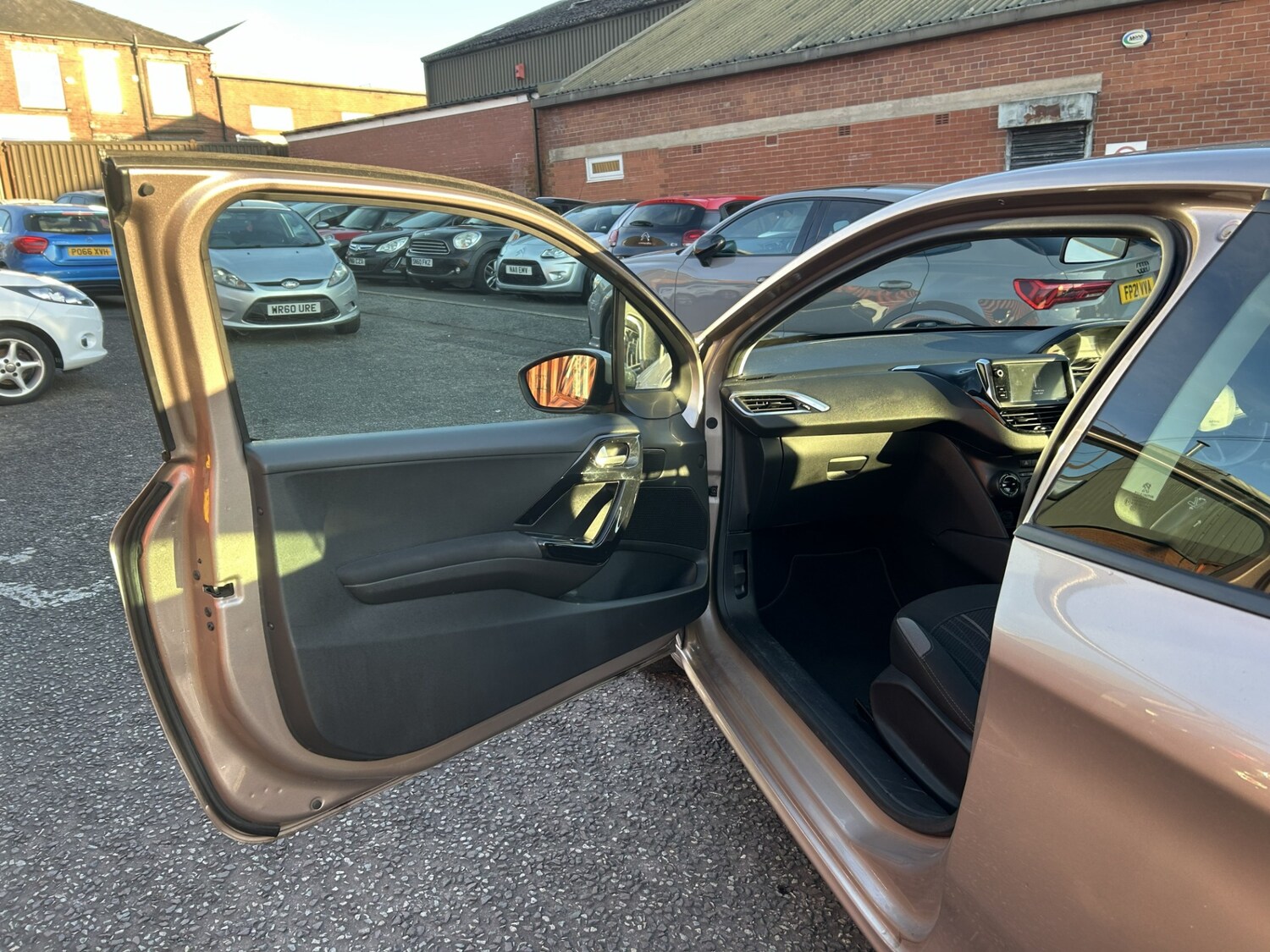 Used Peugeot 208 2014 for sale - 78145976: Photo 37