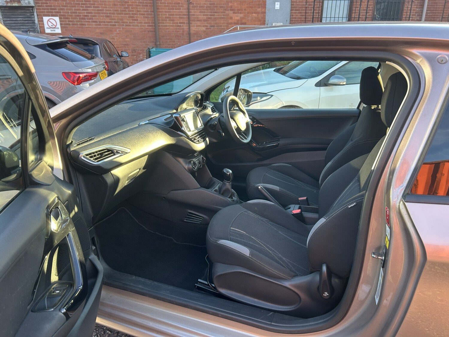 Used Peugeot 208 2014 for sale - 78145976: Photo 38