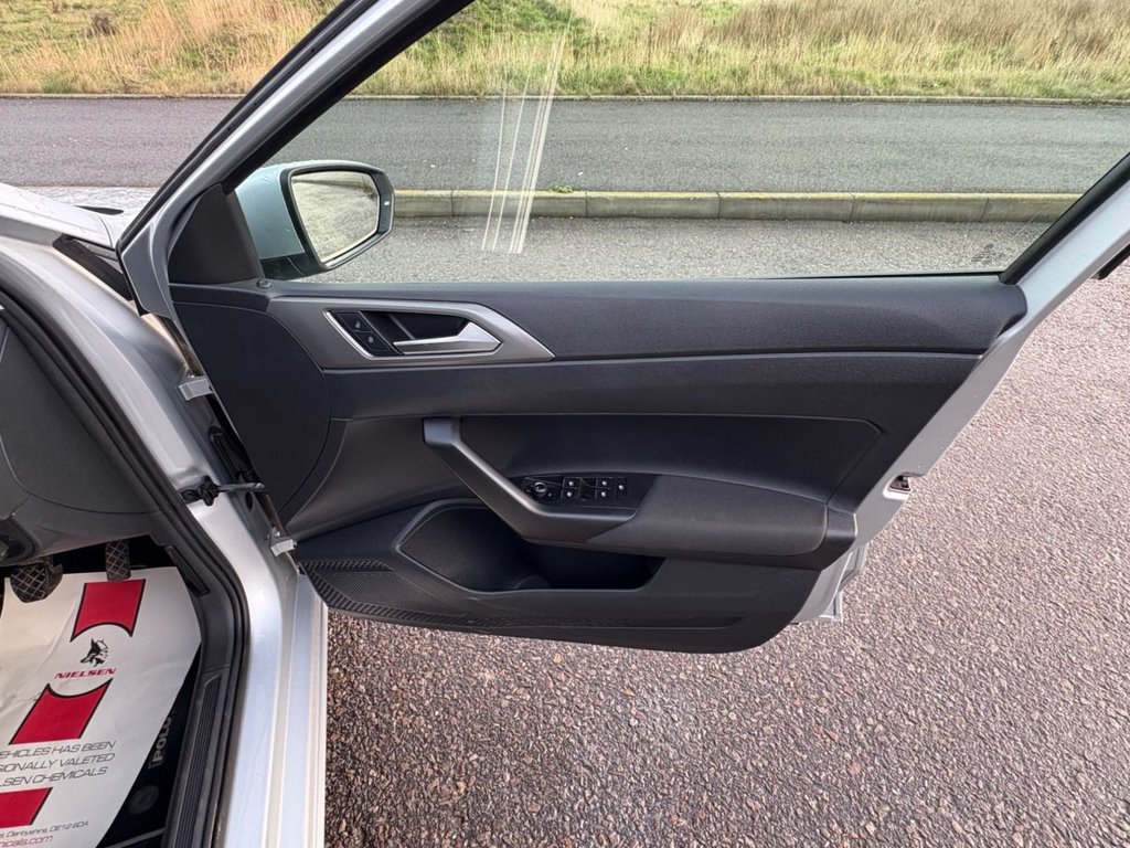 Used Volkswagen Polo 2018 for sale - 76496519: Photo 10