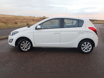 Used Hyundai i20 2013 for sale - 76711319: Photo