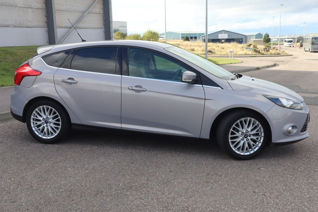 Used Ford Focus 2013 for sale - 76386035: Photo 2