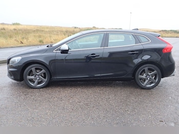 Used Volvo V40 2016 for sale - 75654232: Photo