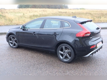 Used Volvo V40 2016 for sale - 75654232: Photo