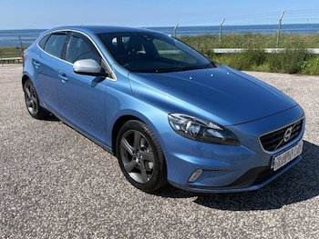 Used Volvo V40 2016 for sale - 79155603: Photo
