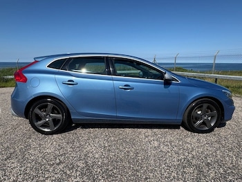 Used Volvo V40 2016 for sale - 79155603: Photo