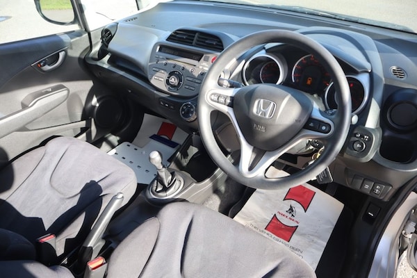 Used Honda Jazz 2011 for sale - 76029238: Photo 11