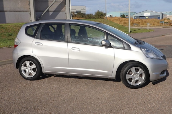 Used Honda Jazz 2011 for sale - 76029238: Photo 2