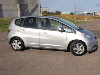 Used Honda Jazz 2011 for sale - 76029238: Photo 2