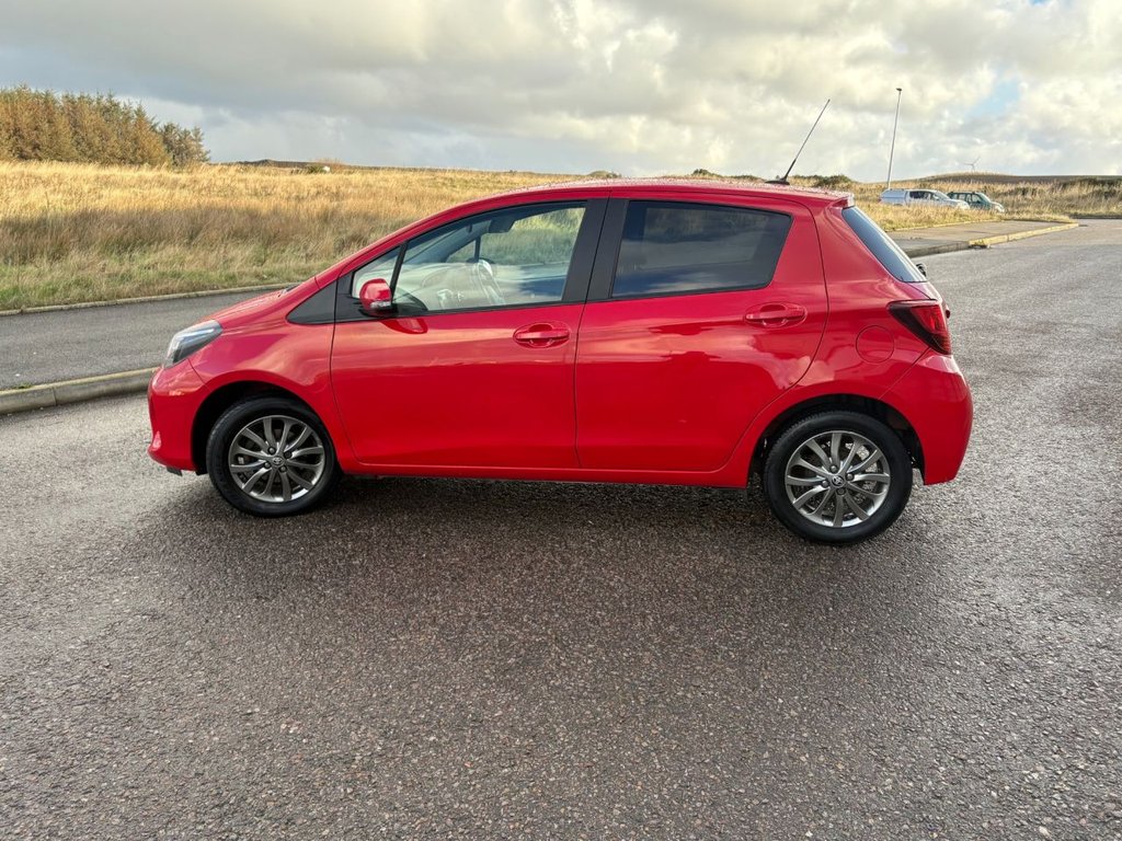 Used Toyota Yaris 2016 for sale - 76617724: Photo 2
