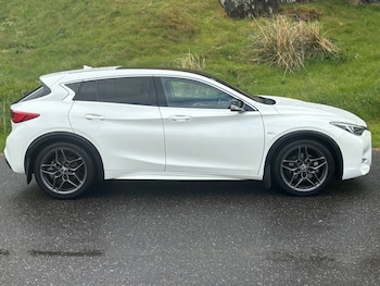 Used Infiniti Q30 2017 for sale - 78358312: Photo