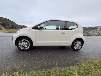 Used Volkswagen up! 2017 for sale - 77227412: Photo