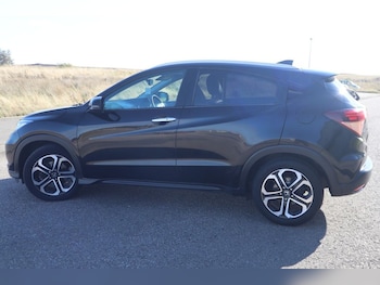 Used Honda HR-V 2017 for sale - 76092875: Photo 3